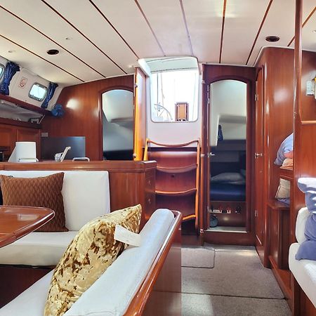 Luxury Yacht Stay "White Dove" Sleeps 6 Cebelitarık Dış mekan fotoğraf